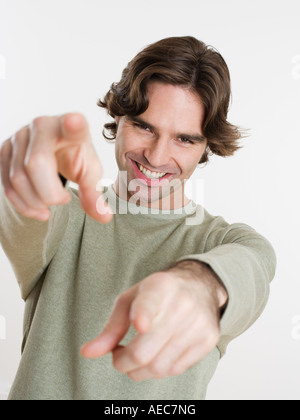 Hispanic Mann zeigte Stockfoto