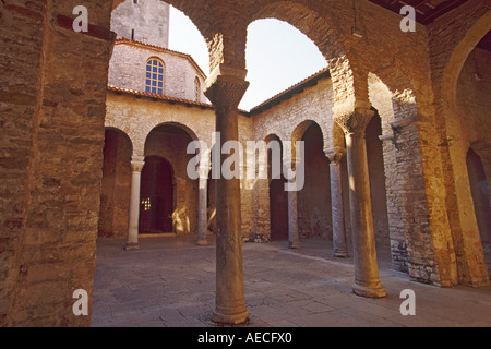 Atrium der Euphrasius-Basilika in Porec, Istrien, Kroatien Stockfoto