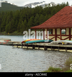 Loge vor Pier Jasper National Park Kanada Stockfoto