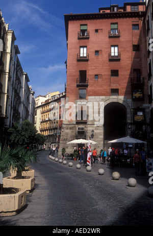 Calle Cuchilleros und die Schritte bis zur Plaza mayor Stockfoto