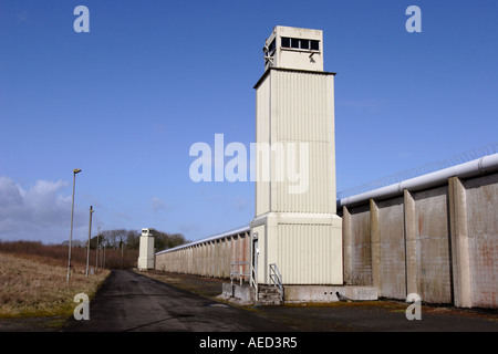 Außenwand und Wachturm am Maze Prison, H-Blocks, außerhalb Belfast. Nordirland Stockfoto