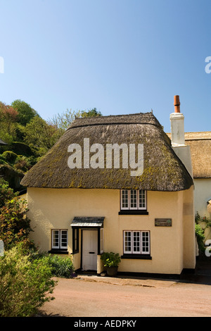 UK Devon innere Hoffnung Obstgarten Cottage reetgedeckten Haus auf dem Dorfplatz Stockfoto