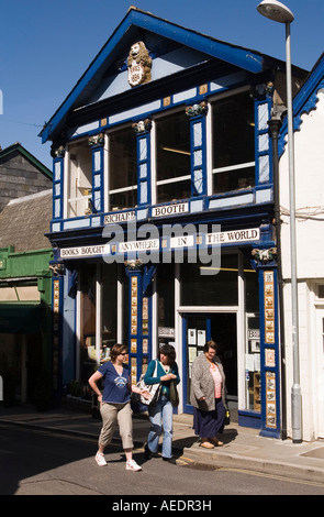 UK Wales Powys Hay on Wye Lion Street bemalt bunt Richard Booth Buchhandlung Stockfoto