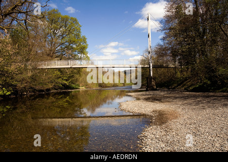 UK Wales Powys Builth Wells Fußgängerbrücke über Irfon River Stockfoto