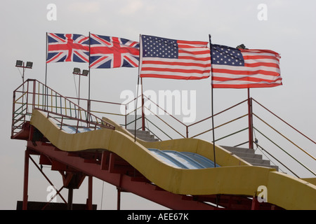 Festplatz Folie mit Union Jack und Stars stripes Flaggen Stockfoto