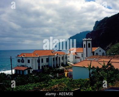 Regenwolken über der Kirche Senhor Bom Jesus bei Ponta Delgada Madeira Portugal Europe. Foto: Willy Matheisl Stockfoto