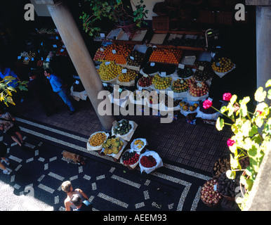 Obst-Markt (Mercado Dos Lavradores) in Funchal Portugal Europa. Foto: Willy Matheisl Stockfoto