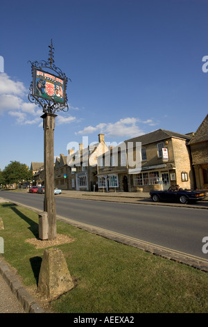 Lygon Arme unterzeichnen Haupt Straße Broadway Cotswolds UK Stockfoto