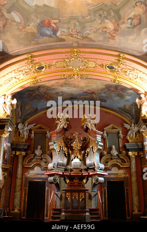 Altar in der Kapelle der Spiegel im Inneren das Clementinum komplexe alten Stadt Prag Tschechische dekoriert Stockfoto