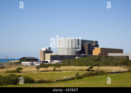 Wylfa Kernkraftwerk außen Atomic energy Provider an der Nordküste der Insel Anglesey im Norden von Wales Großbritannien Großbritannien. Nun stillgelegt. Stockfoto