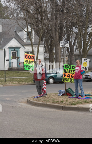 Streikposten von Fred Phelps Westboro Baptist Church mit Sitz in Topeka Kansas Stockfoto