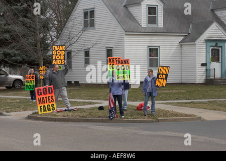 Streikposten von Fred Phelps Westboro Baptist Church mit Sitz in Topeka Kansas Stockfoto