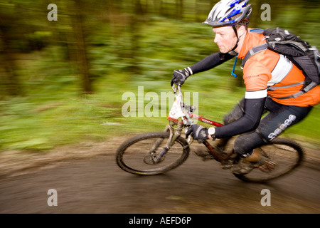 Mountian Biken im Kirroughtree Wald in der Nähe von Newton Stewart Bestandteil 7stanes Scotland UK Stockfoto