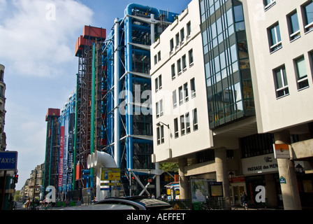Paris France, Back Façade of THe Centre Pompidou, Beaubourg, Modern Art Museum, Credit Architects "Rogers and Piano" Pompidou center Stockfoto
