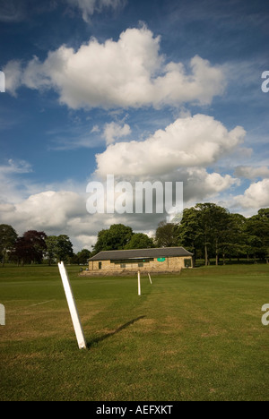 Die Cricket-Feld und Pavillon in Roundhay Park, Leeds, Yorkshire, England, UK Stockfoto