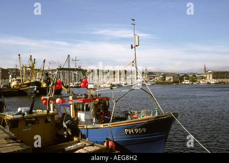UK England Devon Plymouth Angelboote/Fischerboote vertäut im Hafen von Sutton Stockfoto