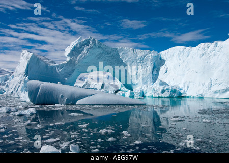 aus dem westlichen Antarktischen Halbinsel Antarktis südlichen Ozean schwimmenden Eisbergen Stockfoto