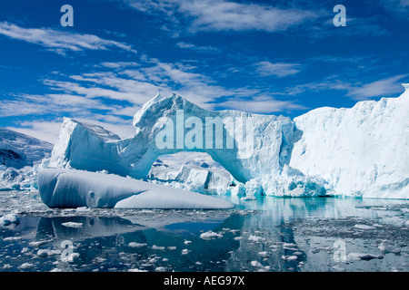 aus dem westlichen Antarktischen Halbinsel Antarktis südlichen Ozean schwimmenden Eisbergen Stockfoto