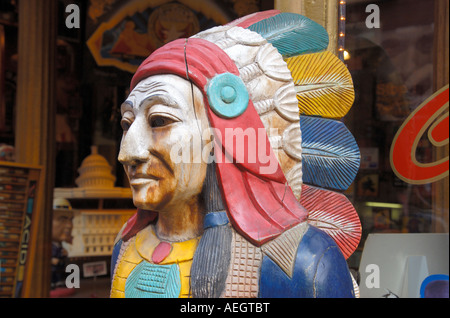 Eine Zigarre speichern indischen außerhalb ein Zigarrenladen in der Mulberry Street, NYC. Stockfoto