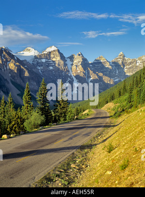Straße im Tal der zehn Gipfel Banff National Park Kanada Stockfoto