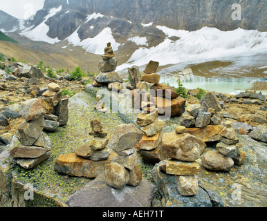 Rock Trail Marker auf Trail nach Mt Edith Cavell Jasper National Park Kanada Stockfoto