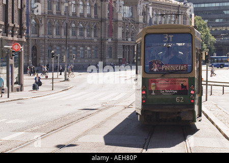 Eine grüne 1970 s Straßenbahn in Helsinki Finnland Stockfoto