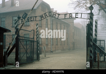 Auschwitz Death camp Haupttor. Auschwitz-Birkenau Denkmal und Museum, Oswiecm, Polen. Stockfoto