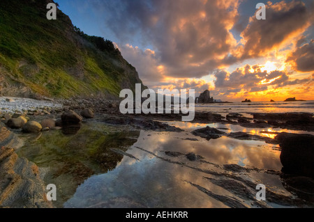 Küste bei St. Juan de Gaztelugatxe baskischen Land Spanien Costa de San Juan de Gaztelugatxe Pais Vasco Vizcaya España Stockfoto