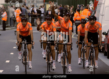 Das baskische Team, Euskaltel-Euskadi in der 2007 Tour De France Grand fahren in London Stockfoto