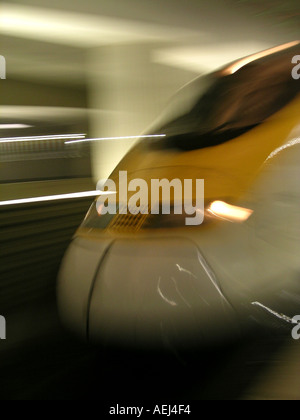 Eurostar-Zug im Bahnhof angekommen Stockfoto