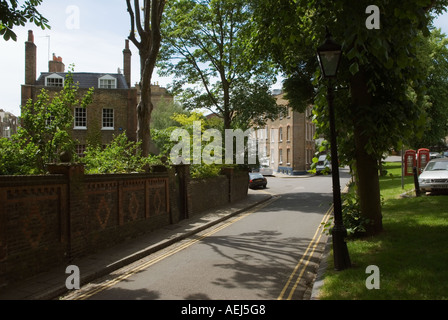 Rundgang zur Gardnor Road, Hampstead Village London NW3 England UK 2000S HOMER SYKES Stockfoto