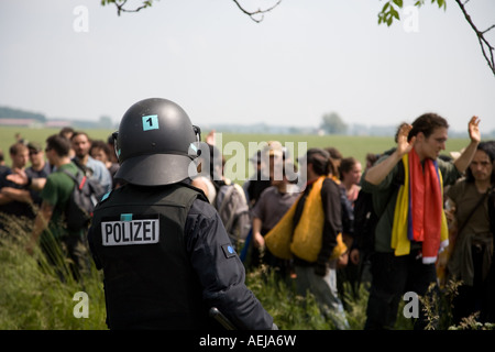 Vorgehen der Polizei gegen Demonstranten während der G8-Gipfel, Heiligendamm, Rostock, Mecklenburg-Western Pomerania, Deutschland Stockfoto