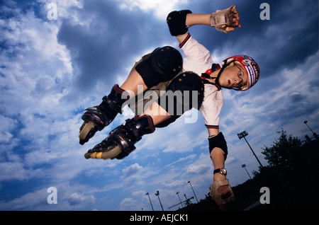 Junger Mann, Inline-skating Stockfoto