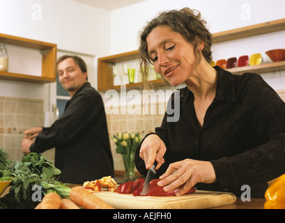 Älteres paar Zubereitung Stockfoto