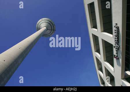 Der Europa-Turm genannt - Ginnheimer Spargel- und das Zeichen der Firma T-Systems in Frankfurt am Main, Hessen, Deutschland. Stockfoto