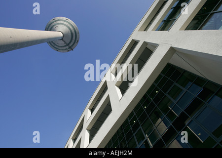 Der Europa-Turm genannt - Ginnheimer Spargel- und das Unternehmen T-Systems in Frankfurt am Main, Hessen, Deutschland. Stockfoto