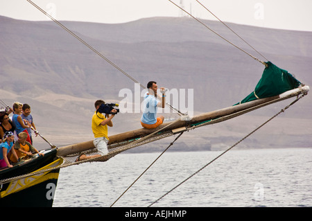 Alten Schoner an der Küste vor Moro Jable, Fuerteventura, Kanarische Inseln, Spanien Stockfoto