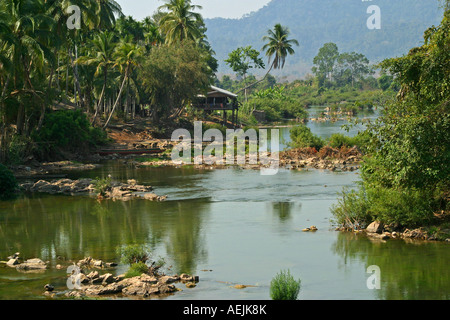 Blick über den Mekong von der alten Eisenbahnbrücke zwischen Insel Don Det und Don Khon Siphandon, Laos Stockfoto