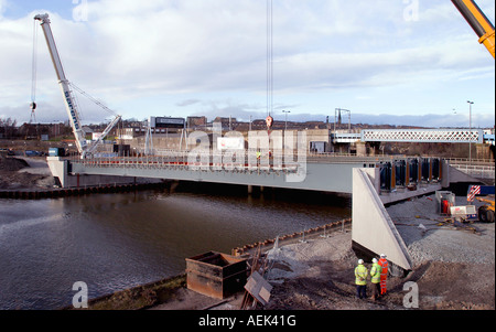 Eine neue Brücke über den Fluss Kelvin in Glasgow. © Copyright Carsten Flieger 2006 Stockfoto