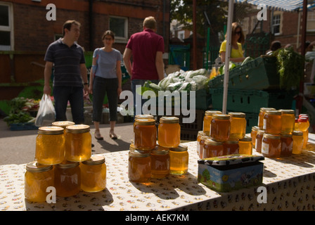 "Farmers Market" "Queens Park" North London Uk 2007 Stockfoto