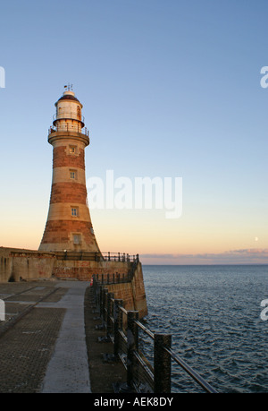 Roker Leuchtturm und Mole, Sunderland Stockfoto