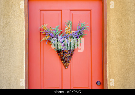 Haustür mit Dekoration Tucson Arizona Stockfoto