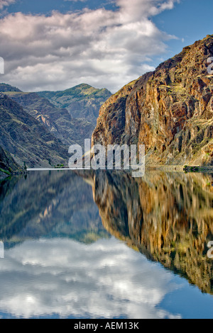 Hölle s Canyon Reservoir ruhiges Wasser Oregon-Idaho Stockfoto