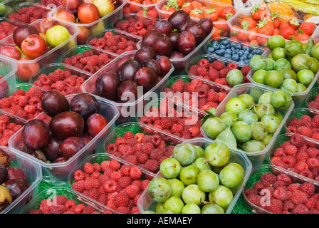 Bio-Obst frische weiche biologisch angebaute Obst Farmers Market Queens Park North London Uk 2007 Stockfoto