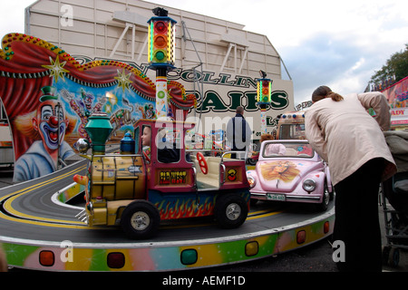 Nottingham 710th Goose Fair Europe s größte fair Reisen mit mehr als 150 Fahrten und 450 Spiele und Ausstellungen begeistern Stockfoto