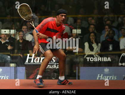 6. November 2004 British Open Squash Meisterschaften Finale Tag Harris British Open Squash Turnier Men s letzte 3 David Palme Stockfoto