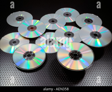 Gruppe von cd-Roms auf schwarze Oberfläche bunt Stockfoto