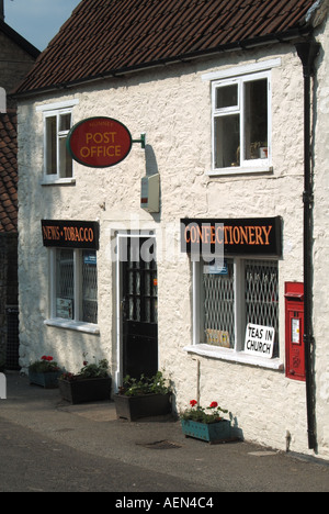 Nunney Dorf Postamt und lokalen Speicher Stockfoto