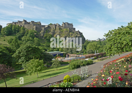 Edinburgh Castle von Princes Street Gardens Edinburgh Schottland gesehen Stockfoto