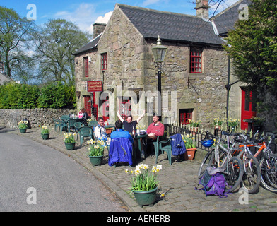 Teepause während Radfahren das High Peak Trail Peak District Derbyshire Great Britain Stockfoto